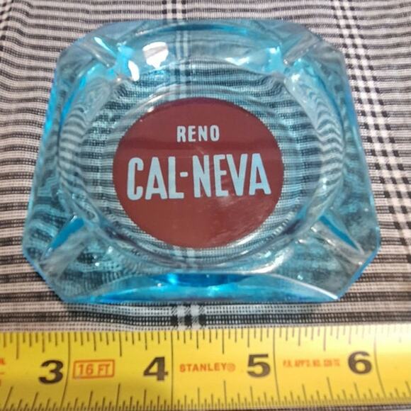 Lot of 4 casino ashtrays- Cal-Neva- Riverside- Harvey's(cracked)- International - Picture 4 of 8